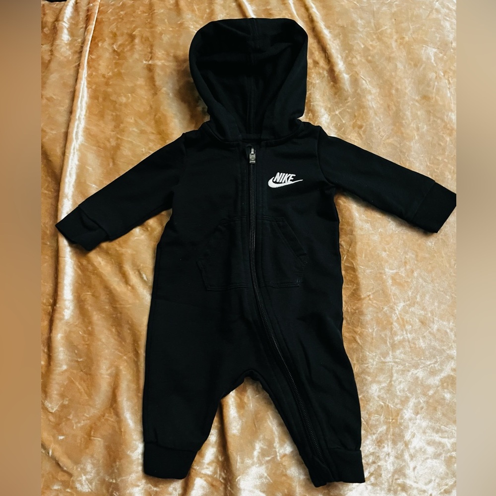 Nike Baby Boy black One Piece SZ 0/3m